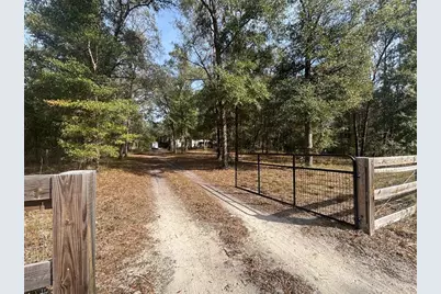595 SW Trenton Terrace, Fort White, FL 32038 - Photo 1