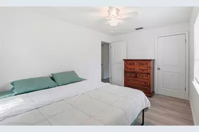 1115 NE 5th Place, Gainesville, FL 32601 - Photo 23