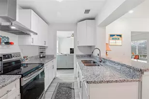 1115 NE 5th Pl, Gainesville, FL 32601 - Photo 11