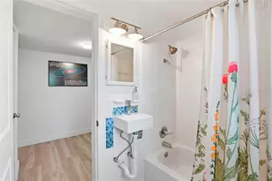 1115 NE 5th Pl, Gainesville, FL 32601 - Photo 25