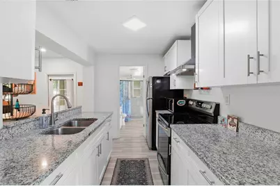 1115 NE 5th Place, Gainesville, FL 32601 - Photo 13