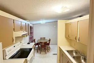 407 SE 4th St, Williston, FL 32696 - Photo 13