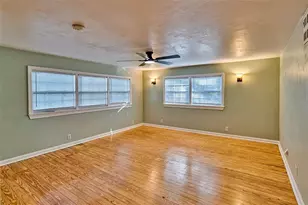 930 NW 29th Pl, Gainesville, FL 32609 - Photo 11