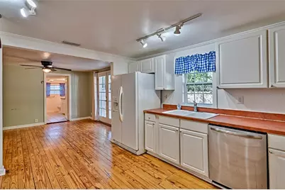 930 NW 29th Place, Gainesville, FL 32609 - Photo 9