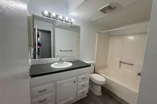 1035 SW 9th St, Gainesville, FL 32601 - Photo 9