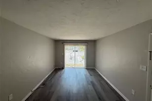 1035 SW 9th St, Gainesville, FL 32601 - Photo 3