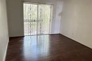 1015 SW 9th St, Gainesville, FL 32601 - Photo 5