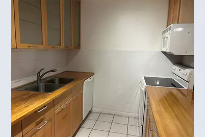 1015 SW 9th Street #D-2, Gainesville, FL 32601 - Photo 7