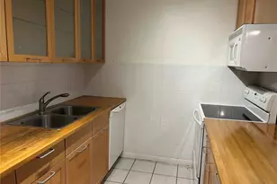 1015 SW 9th St, Gainesville, FL 32601 - Photo 7