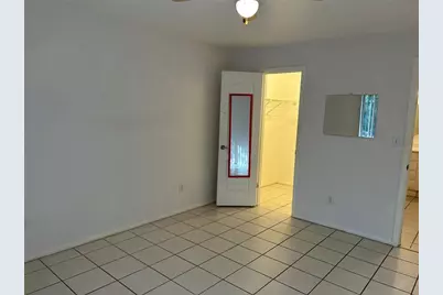 1015 SW 9th Street #D-2, Gainesville, FL 32601 - Photo 11