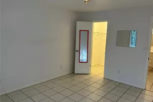 1015 SW 9th St, Gainesville, FL 32601 - Photo 11