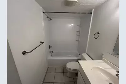 1015 SW 9th Street #D-2, Gainesville, FL 32601 - Photo 13