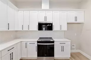 1041 NW 132nd Blvd, Newberry, FL 32669 - Photo 13