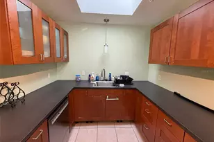 1020 NE 1st Ave, Gainesville, FL 32601 - Photo 3