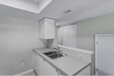 2508 SW 35th Place #D19, Gainesville, FL 32608 - Photo 9