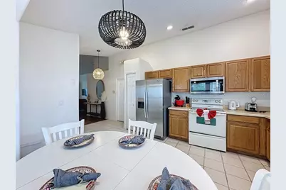 2615 Summer Creek Drive, Kissimmee, FL 34747 - Photo 9