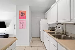 1700 SW 16th Ct, Gainesville, FL 32608 - Photo 9