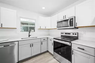 1523 NE 1st Ave, Gainesville, FL 32641 - Photo 7