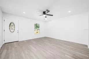 1523 NE 1st Ave, Gainesville, FL 32641 - Photo 3