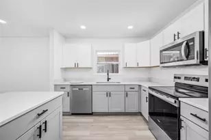 1523 NE 1st Ave, Gainesville, FL 32641 - Photo 5