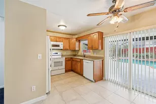 5306 Camrose Ct, Orlando, FL 32808 - Photo 11