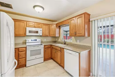 5306 Camrose Court, Orlando, FL 32808 - Photo 9