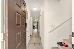 2735 SW 35th Pl, Gainesville, FL 32608 - Photo 9