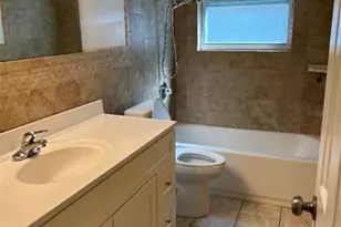 1431 SE 42nd Pl, Gainesville, FL 32641 - Photo 5