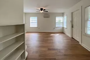 1122 NW 4th Ave, Gainesville, FL 32601 - Photo 9