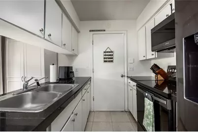 8031 SW 13th Road, Gainesville, FL 32607 - Photo 15