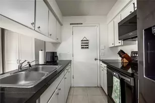 8031 SW 13th Rd, Gainesville, FL 32607 - Photo 15