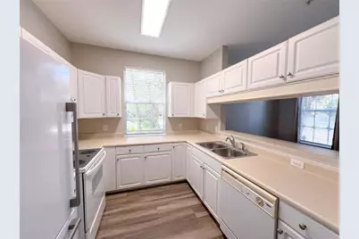 2211 NW 16th Terrace #2211, Gainesville, FL 32605 - Photo 5