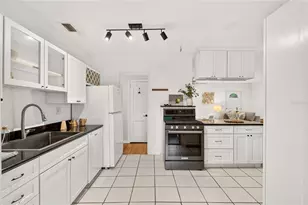 929 NE 7th Ave, Gainesville, FL 32601 - Photo 15