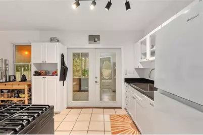 929 NE 7th Avenue, Gainesville, FL 32601 - Photo 15