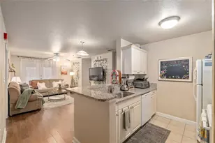 835 SW 9th St, Gainesville, FL 32601 - Photo 3