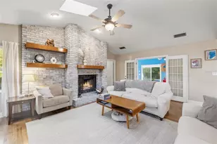 2334 NW 15th Pl, Gainesville, FL 32605 - Photo 7