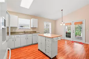 2016 NW 50th Pl, Gainesville, FL 32605 - Photo 7