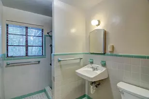 2049 NW 9th Ave, Gainesville, FL 32603 - Photo 17