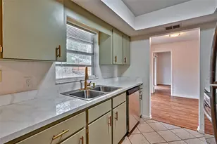 8204 SW 13th Rd, Gainesville, FL 32607 - Photo 9