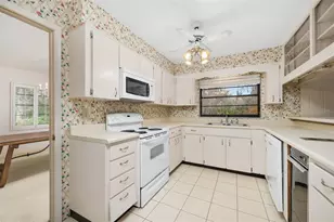 412 NW 46th St, Gainesville, FL 32607 - Photo 13