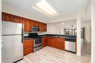 1652 SW 16th St, Gainesville, FL 32608 - Photo 11