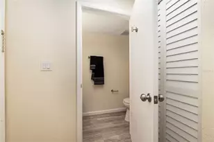 1652 SW 16th St, Gainesville, FL 32608 - Photo 5