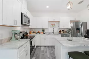 318 NE 19th St, Gainesville, FL 32641 - Photo 13