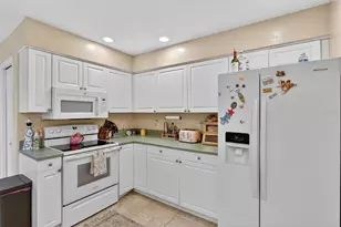 305 NW 28 St, Gainesville, FL 32607 - Photo 9