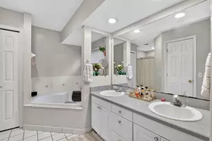 305 NW 28 St, Gainesville, FL 32607 - Photo 23