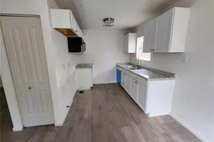 7016 SW 18th Pl, Gainesville, FL 32607 - Photo 3