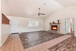 534 SW Thorne Ln, Fort White, FL 32038 - Photo 9