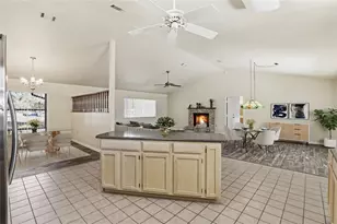 534 SW Thorne Ln, Fort White, FL 32038 - Photo 7