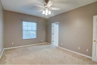 4933 NW 1st Place #110, Gainesville, FL 32607 - Photo 11