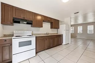 1951 NW 31st Ave, Gainesville, FL 32605 - Photo 9